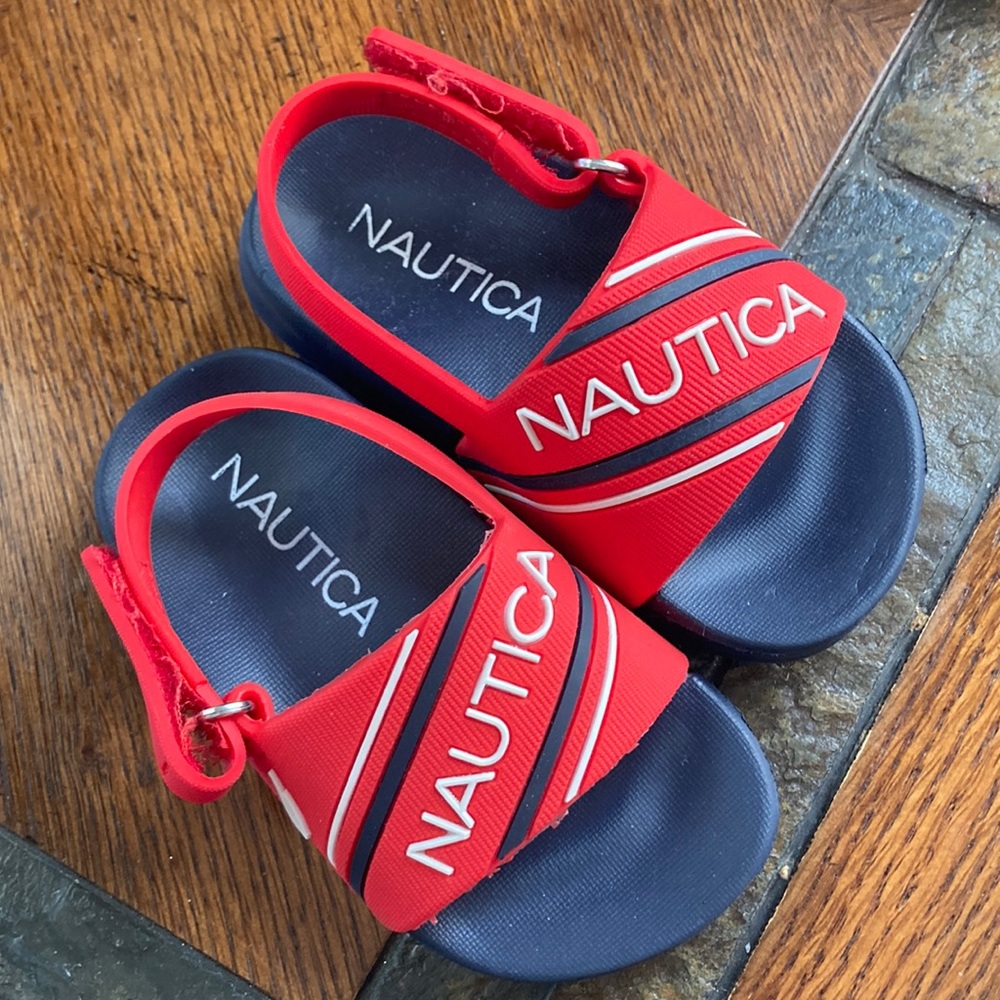 Kids size 5 Nautica sandals